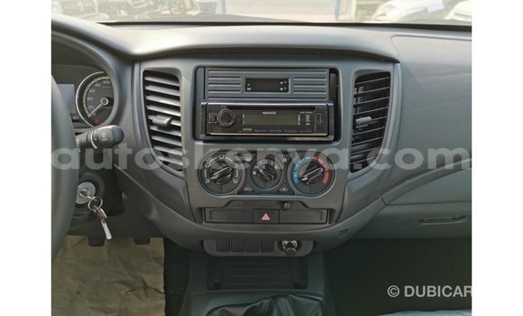 Nunua Imported Mitsubishi L200 Nyeupe Gari ndani ya Import - Dubai nchini Kati Kenya Nunua Imported Mitsubishi L200 Nyeupe Gari ndani ya Import - Dubai nchini Kati Kenya