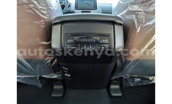 Nunua Imported Toyota Prado Nyeupe Gari ndani ya Import - Dubai nchini Kati Kenya Nunua Imported Toyota Prado Nyeupe Gari ndani ya Import - Dubai nchini Kati Kenya