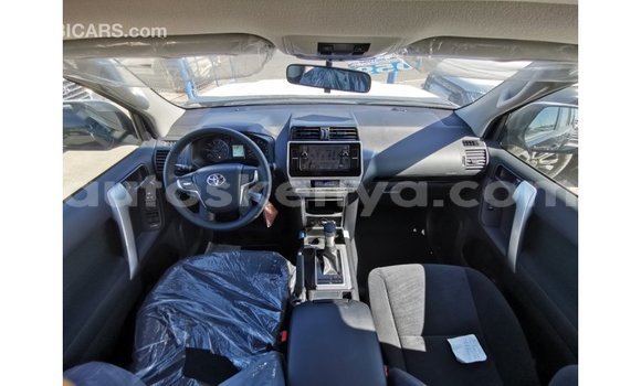 Nunua Imported Toyota Prado Nyeusi Gari ndani ya Import - Dubai nchini Kati Kenya Nunua Imported Toyota Prado Nyeusi Gari ndani ya Import - Dubai nchini Kati Kenya