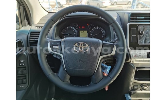 Nunua Imported Toyota Prado Nyeusi Gari ndani ya Import - Dubai nchini Kati Kenya Nunua Imported Toyota Prado Nyeusi Gari ndani ya Import - Dubai nchini Kati Kenya
