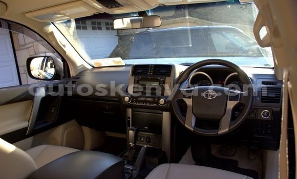 Oofamaa Toyota Land Cruiser Prado Black Makiinaa iti Mombasa keessatti Coastal Kenya keessatti Oofamaa Toyota Land Cruiser Prado Black Makiinaa iti Mombasa keessatti Coastal Kenya keessatti
