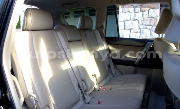 Oofamaa Toyota Land Cruiser Prado Black Makiinaa iti Mombasa keessatti Coastal Kenya keessatti Oofamaa Toyota Land Cruiser Prado Black Makiinaa iti Mombasa keessatti Coastal Kenya keessatti