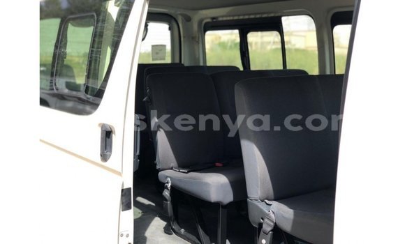 Nunua Imported Toyota Hiace Nyeupe Gari ndani ya Import - Dubai nchini Kati Kenya Nunua Imported Toyota Hiace Nyeupe Gari ndani ya Import - Dubai nchini Kati Kenya
