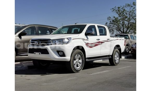 Nunua Imported Toyota Hilux Nyeupe Gari ndani ya Import - Dubai nchini Kati Kenya Nunua Imported Toyota Hilux Nyeupe Gari ndani ya Import - Dubai nchini Kati Kenya