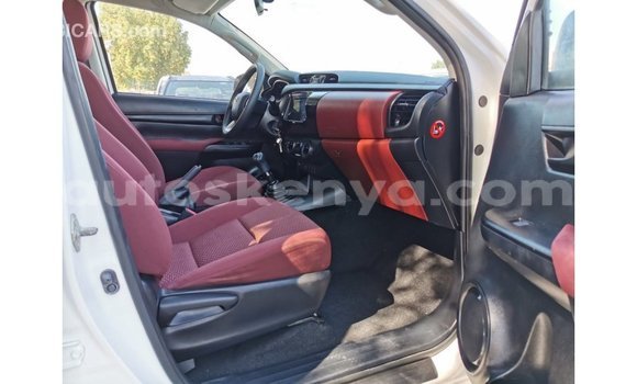 Nunua Imported Toyota Hilux Nyeupe Gari ndani ya Import - Dubai nchini Kati Kenya Nunua Imported Toyota Hilux Nyeupe Gari ndani ya Import - Dubai nchini Kati Kenya