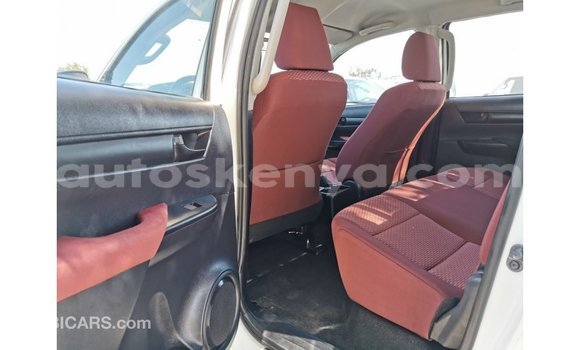 Nunua Imported Toyota Hilux Nyeupe Gari ndani ya Import - Dubai nchini Kati Kenya Nunua Imported Toyota Hilux Nyeupe Gari ndani ya Import - Dubai nchini Kati Kenya