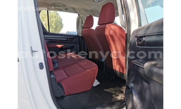 Nunua Imported Toyota Hilux Nyeupe Gari ndani ya Import - Dubai nchini Kati Kenya Nunua Imported Toyota Hilux Nyeupe Gari ndani ya Import - Dubai nchini Kati Kenya