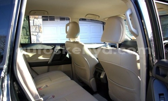 Oofamaa Toyota Land Cruiser Prado Black Makiinaa iti Mombasa keessatti Coastal Kenya keessatti Oofamaa Toyota Land Cruiser Prado Black Makiinaa iti Mombasa keessatti Coastal Kenya keessatti