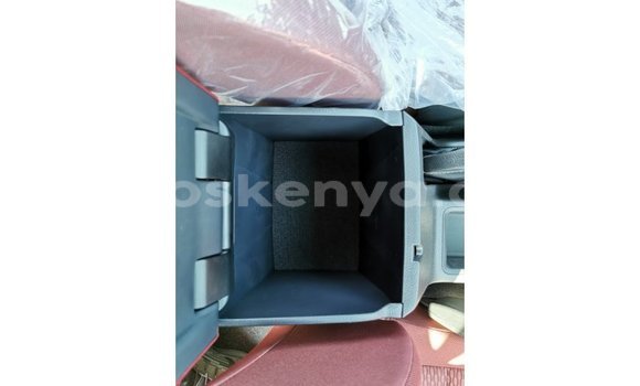 Imported Toyota Hilux White Makiinaa iti Import - Dubai keessatti Central Kenya keessatti Imported Toyota Hilux White Makiinaa iti Import - Dubai keessatti Central Kenya keessatti