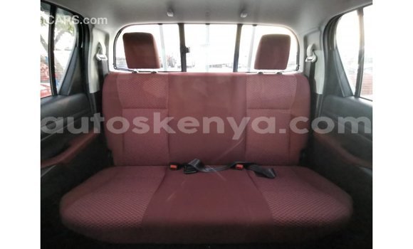 Imported Toyota Hilux White Makiinaa iti Import - Dubai keessatti Central Kenya keessatti Imported Toyota Hilux White Makiinaa iti Import - Dubai keessatti Central Kenya keessatti