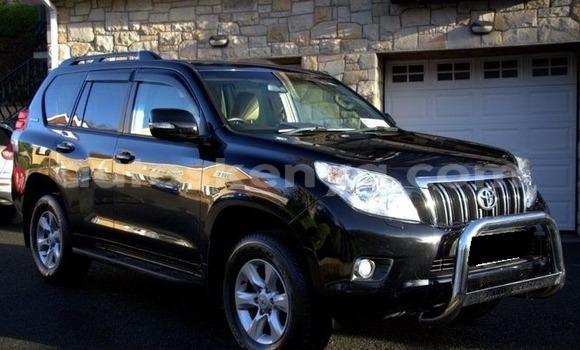 Oofamaa Toyota Land Cruiser Prado Black Makiinaa iti Mombasa keessatti Coastal Kenya keessatti Oofamaa Toyota Land Cruiser Prado Black Makiinaa iti Mombasa keessatti Coastal Kenya keessatti