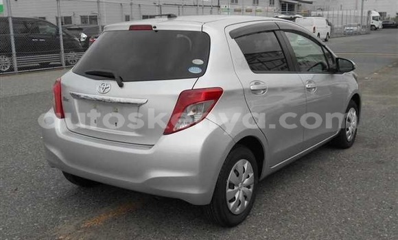 Oofamaa Toyota Vitz Silver Makiinaa iti Mombasa keessatti Coastal Kenya keessatti Oofamaa Toyota Vitz Silver Makiinaa iti Mombasa keessatti Coastal Kenya keessatti
