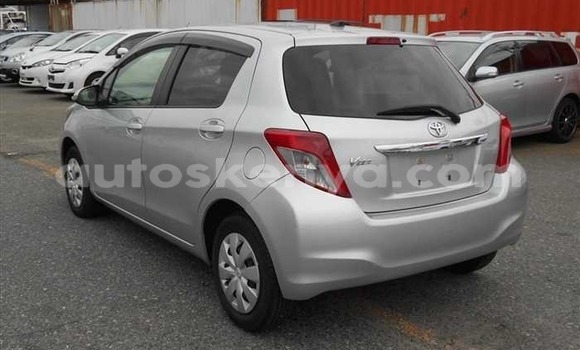 Oofamaa Toyota Vitz Silver Makiinaa iti Mombasa keessatti Coastal Kenya keessatti Oofamaa Toyota Vitz Silver Makiinaa iti Mombasa keessatti Coastal Kenya keessatti