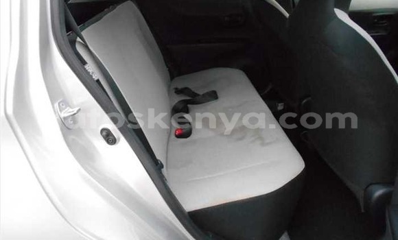 Oofamaa Toyota Vitz Silver Makiinaa iti Mombasa keessatti Coastal Kenya keessatti Oofamaa Toyota Vitz Silver Makiinaa iti Mombasa keessatti Coastal Kenya keessatti