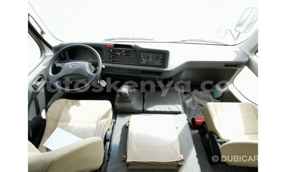 Nunua Imported Toyota Coaster Nyeupe Gari ndani ya Import - Dubai nchini Kati Kenya Nunua Imported Toyota Coaster Nyeupe Gari ndani ya Import - Dubai nchini Kati Kenya