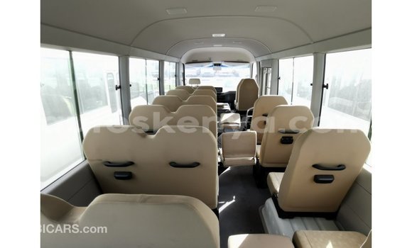 Nunua Imported Toyota Coaster Nyeupe Gari ndani ya Import - Dubai nchini Kati Kenya Nunua Imported Toyota Coaster Nyeupe Gari ndani ya Import - Dubai nchini Kati Kenya
