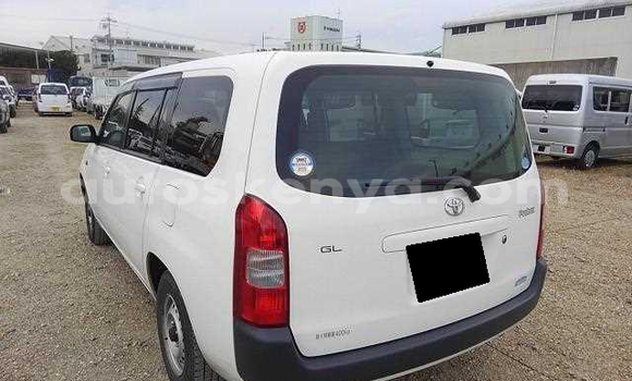 Oofamaa Toyota Probox White Makiinaa iti Mombasa keessatti Coastal Kenya keessatti Oofamaa Toyota Probox White Makiinaa iti Mombasa keessatti Coastal Kenya keessatti