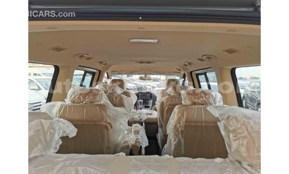 Buy Import Hyundai Chorus Other Truck in Import - Dubai in Central Kenya Buy Import Hyundai Chorus Other Truck in Import - Dubai in Central Kenya