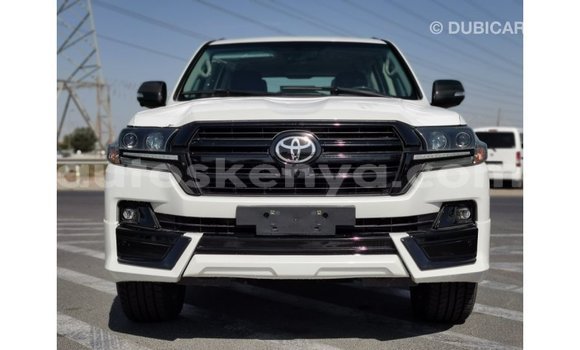 Buy Import Toyota Land Cruiser White Car in Import - Dubai in Central Kenya Buy Import Toyota Land Cruiser White Car in Import - Dubai in Central Kenya