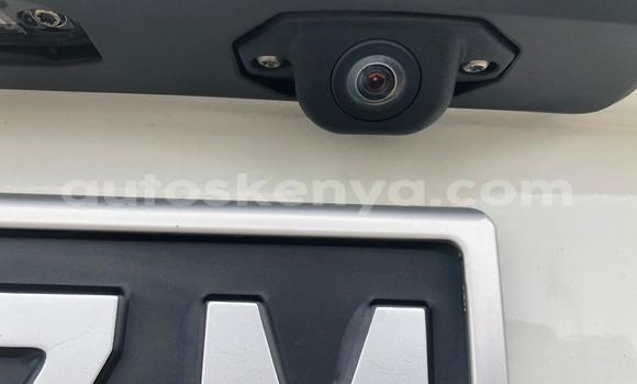 Oofamaa Volvo XC60 White Makiinaa iti Mombasa keessatti Coastal Kenya keessatti Oofamaa Volvo XC60 White Makiinaa iti Mombasa keessatti Coastal Kenya keessatti