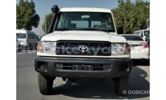 Buy Import Toyota Land Cruiser White Car in Import - Dubai in Central Kenya Buy Import Toyota Land Cruiser White Car in Import - Dubai in Central Kenya