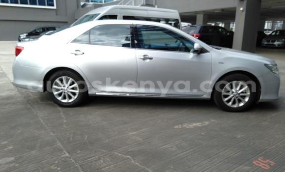 Oofamaa Toyota Camry Silver Makiinaa iti Mombasa keessatti Coastal Kenya keessatti Oofamaa Toyota Camry Silver Makiinaa iti Mombasa keessatti Coastal Kenya keessatti