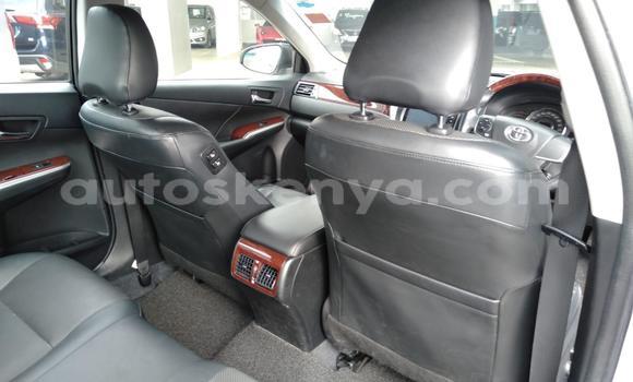 Oofamaa Toyota Camry Silver Makiinaa iti Mombasa keessatti Coastal Kenya keessatti Oofamaa Toyota Camry Silver Makiinaa iti Mombasa keessatti Coastal Kenya keessatti