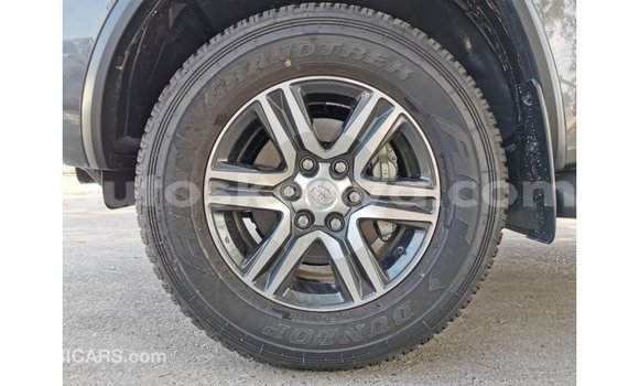 Nunua Imported Toyota Fortuner Nyingine Gari ndani ya Import - Dubai nchini Kati Kenya Nunua Imported Toyota Fortuner Nyingine Gari ndani ya Import - Dubai nchini Kati Kenya