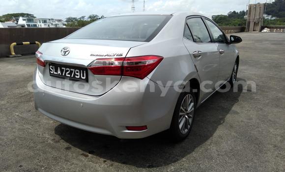 Oofamaa Toyota Corolla Silver Makiinaa iti Mombasa keessatti Coastal Kenya keessatti Oofamaa Toyota Corolla Silver Makiinaa iti Mombasa keessatti Coastal Kenya keessatti