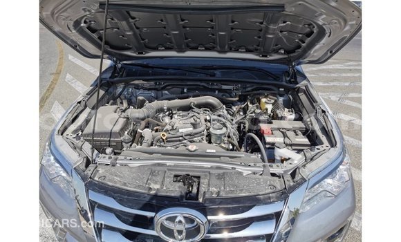 Nunua Imported Toyota Fortuner Nyingine Gari ndani ya Import - Dubai nchini Kati Kenya Nunua Imported Toyota Fortuner Nyingine Gari ndani ya Import - Dubai nchini Kati Kenya