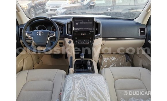 Buy Import Toyota Land Cruiser White Car in Import - Dubai in Central Kenya Buy Import Toyota Land Cruiser White Car in Import - Dubai in Central Kenya