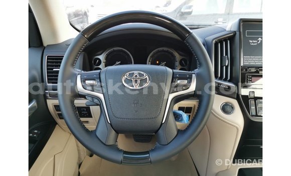 Buy Import Toyota Land Cruiser White Car in Import - Dubai in Central Kenya Buy Import Toyota Land Cruiser White Car in Import - Dubai in Central Kenya