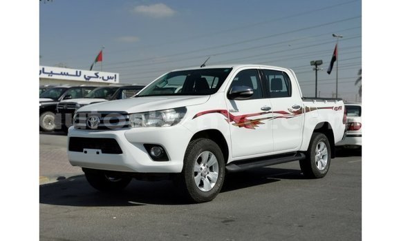 Nunua Imported Toyota Hilux Nyeupe Gari ndani ya Import - Dubai nchini Kati Kenya Nunua Imported Toyota Hilux Nyeupe Gari ndani ya Import - Dubai nchini Kati Kenya