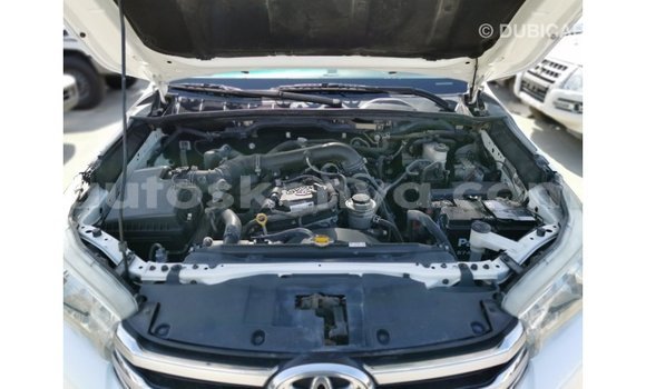 Nunua Imported Toyota Hilux Nyeupe Gari ndani ya Import - Dubai nchini Kati Kenya Nunua Imported Toyota Hilux Nyeupe Gari ndani ya Import - Dubai nchini Kati Kenya