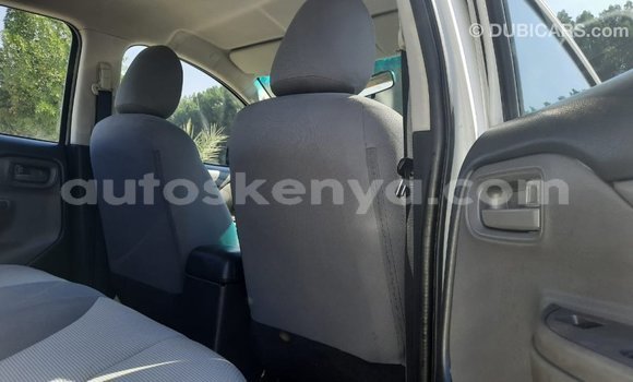 Nunua Imported Mitsubishi L200 Nyeupe Gari ndani ya Import - Dubai nchini Kati Kenya Nunua Imported Mitsubishi L200 Nyeupe Gari ndani ya Import - Dubai nchini Kati Kenya