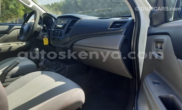 Nunua Imported Mitsubishi L200 Nyeupe Gari ndani ya Import - Dubai nchini Kati Kenya Nunua Imported Mitsubishi L200 Nyeupe Gari ndani ya Import - Dubai nchini Kati Kenya