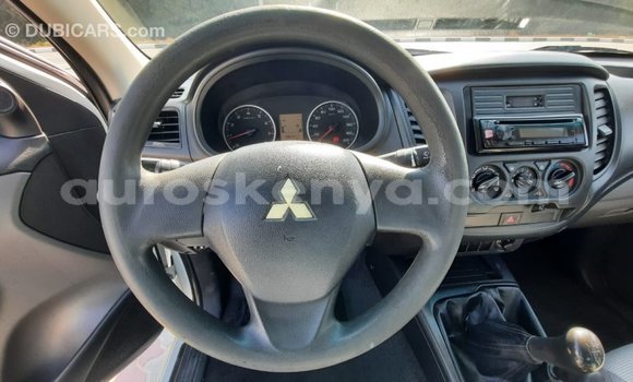Nunua Imported Mitsubishi L200 Nyeupe Gari ndani ya Import - Dubai nchini Kati Kenya Nunua Imported Mitsubishi L200 Nyeupe Gari ndani ya Import - Dubai nchini Kati Kenya