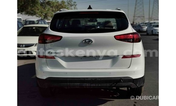 Imported Hyundai Tucson White Makiinaa iti Import - Dubai keessatti Central Kenya keessatti Imported Hyundai Tucson White Makiinaa iti Import - Dubai keessatti Central Kenya keessatti