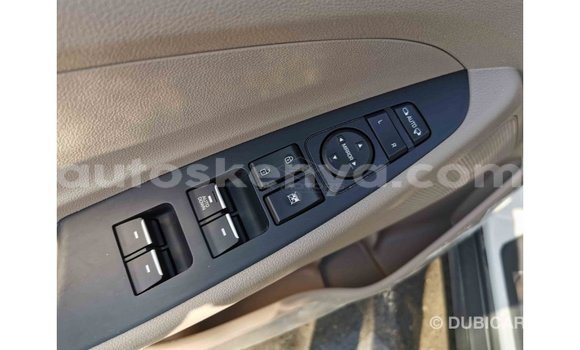 Imported Hyundai Tucson White Makiinaa iti Import - Dubai keessatti Central Kenya keessatti Imported Hyundai Tucson White Makiinaa iti Import - Dubai keessatti Central Kenya keessatti