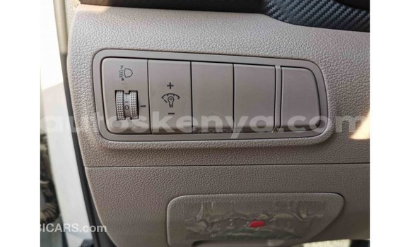 Imported Hyundai Tucson White Makiinaa iti Import - Dubai keessatti Central Kenya keessatti Imported Hyundai Tucson White Makiinaa iti Import - Dubai keessatti Central Kenya keessatti