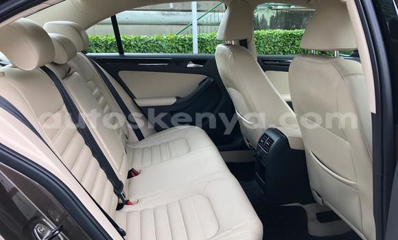 Oofamaa Volkswagen Jetta Brown Makiinaa iti Mombasa keessatti Coastal Kenya keessatti Oofamaa Volkswagen Jetta Brown Makiinaa iti Mombasa keessatti Coastal Kenya keessatti