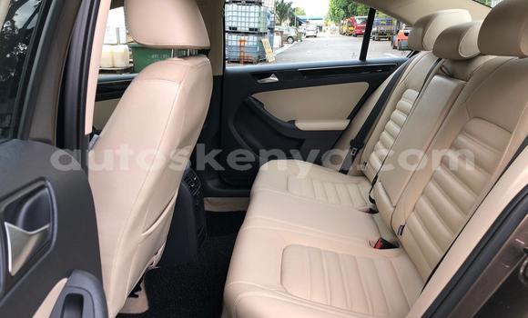 Oofamaa Volkswagen Jetta Brown Makiinaa iti Mombasa keessatti Coastal Kenya keessatti Oofamaa Volkswagen Jetta Brown Makiinaa iti Mombasa keessatti Coastal Kenya keessatti