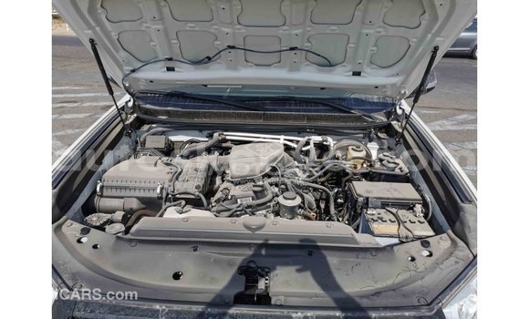 Buy Import Toyota Prado White Car in Import - Dubai in Central Kenya Buy Import Toyota Prado White Car in Import - Dubai in Central Kenya