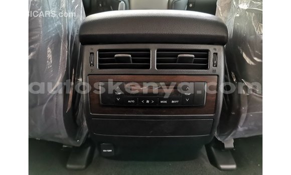 Nunua Imported Toyota Land Cruiser Nyeupe Gari ndani ya Import - Dubai nchini Kati Kenya Nunua Imported Toyota Land Cruiser Nyeupe Gari ndani ya Import - Dubai nchini Kati Kenya