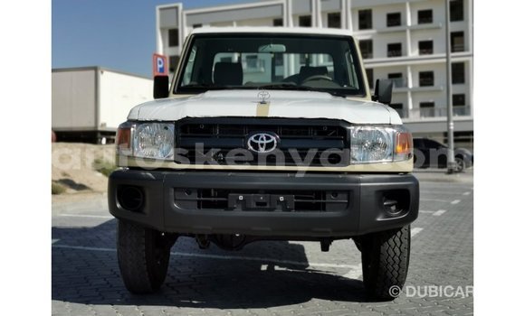 Imported Toyota Land Cruiser Beige Makiinaa iti Import - Dubai keessatti Central Kenya keessatti Imported Toyota Land Cruiser Beige Makiinaa iti Import - Dubai keessatti Central Kenya keessatti