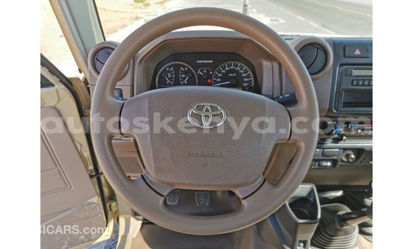 Imported Toyota Land Cruiser Beige Makiinaa iti Import - Dubai keessatti Central Kenya keessatti Imported Toyota Land Cruiser Beige Makiinaa iti Import - Dubai keessatti Central Kenya keessatti