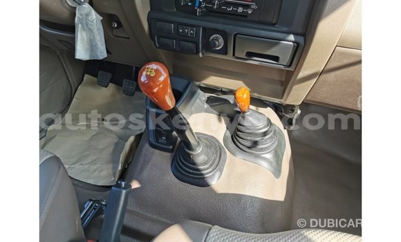 Nunua Imported Toyota Land Cruiser Nyeupe Gari ndani ya Import - Dubai nchini Kati Kenya Nunua Imported Toyota Land Cruiser Nyeupe Gari ndani ya Import - Dubai nchini Kati Kenya