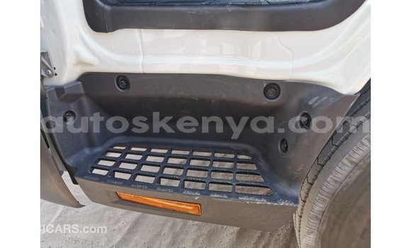 Nunua Imported Mitsubishi Fuso Nyeupe Lori ndani ya Import - Dubai nchini Kati Kenya Nunua Imported Mitsubishi Fuso Nyeupe Lori ndani ya Import - Dubai nchini Kati Kenya