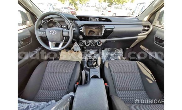 Nunua Imported Toyota Hilux Nyeusi Gari ndani ya Import - Dubai nchini Kati Kenya Nunua Imported Toyota Hilux Nyeusi Gari ndani ya Import - Dubai nchini Kati Kenya