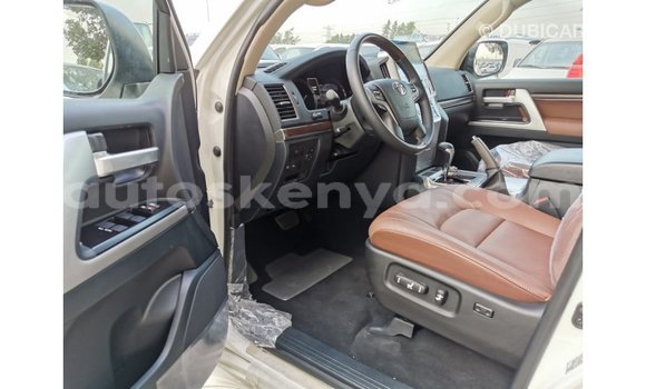 Buy Import Toyota Land Cruiser White Car in Import - Dubai in Central Kenya Buy Import Toyota Land Cruiser White Car in Import - Dubai in Central Kenya
